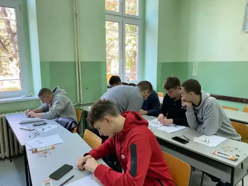 Радионица „Пајтон и електроника“