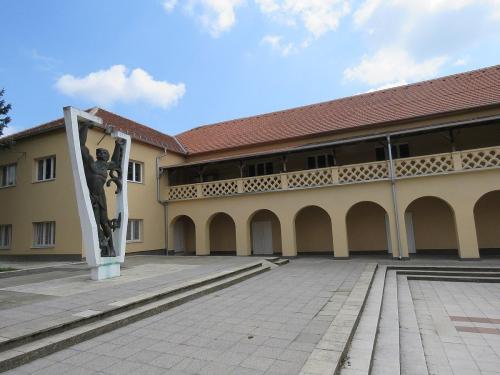 Трг револуције, Делиблато